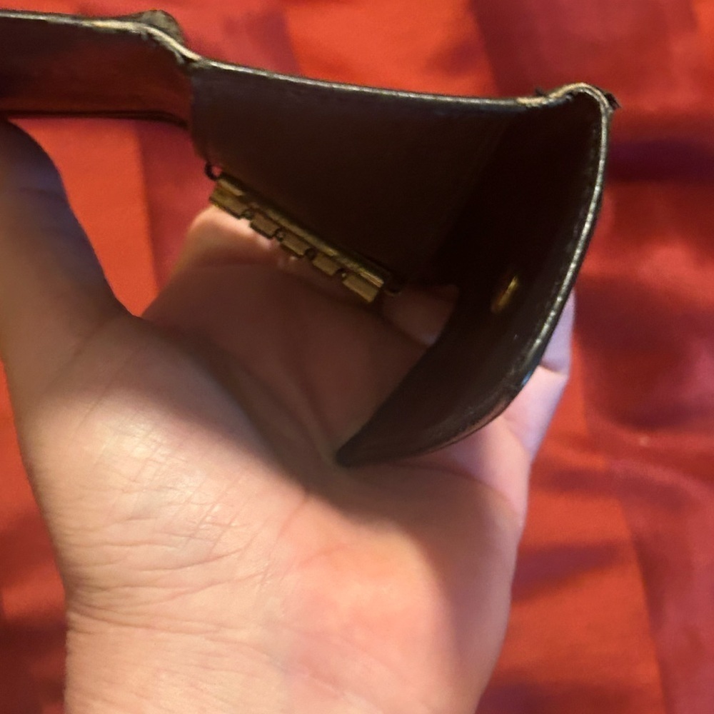 Louis Vuitton epi Black key holder - Picture 11 of 11